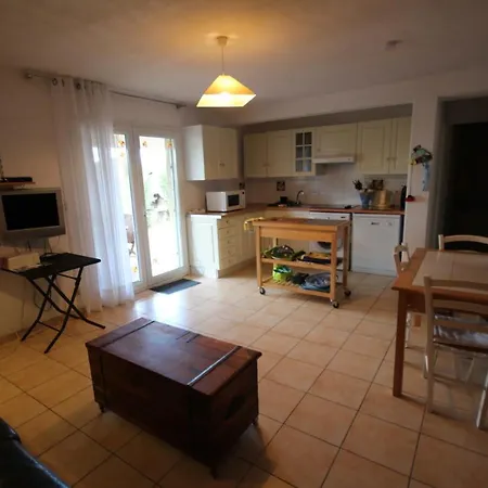 Belle Vue: Seaside Serenity With Pool *